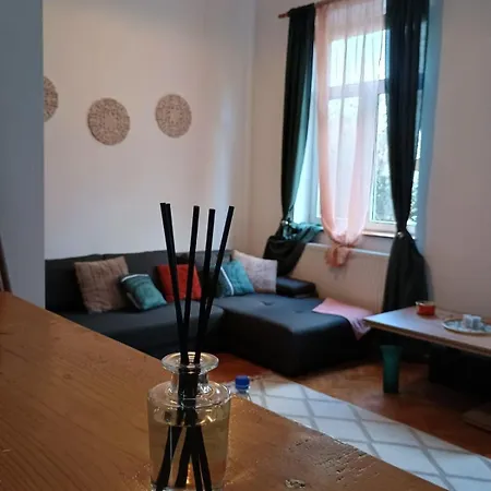 Apartment Friendship Nook Brasov
